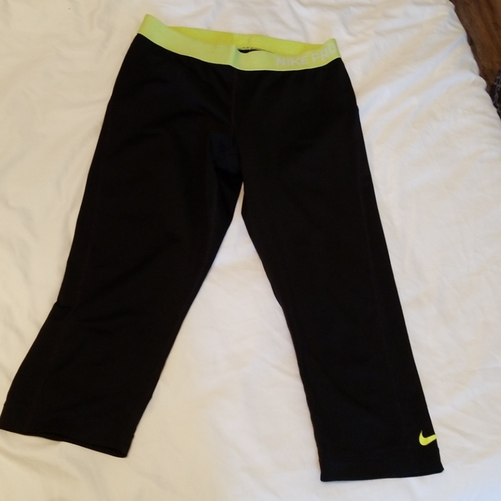 Nike dry fit L